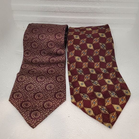 2 Vintage Valentino Cravatte hand made silk ties - Picture 1 of 16